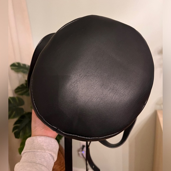 Co-lab woven small round shoulder bag - Picture 5 of 7